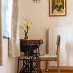 Gabronka Hostel *