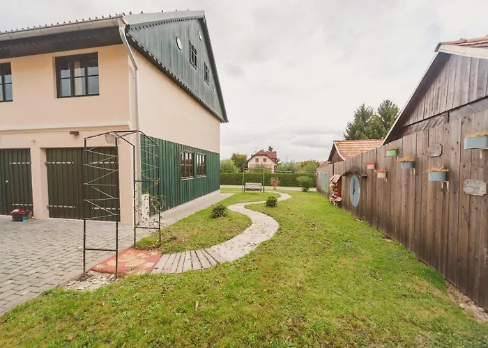 Gabronka بيت شباب Bistrica ob Sotli